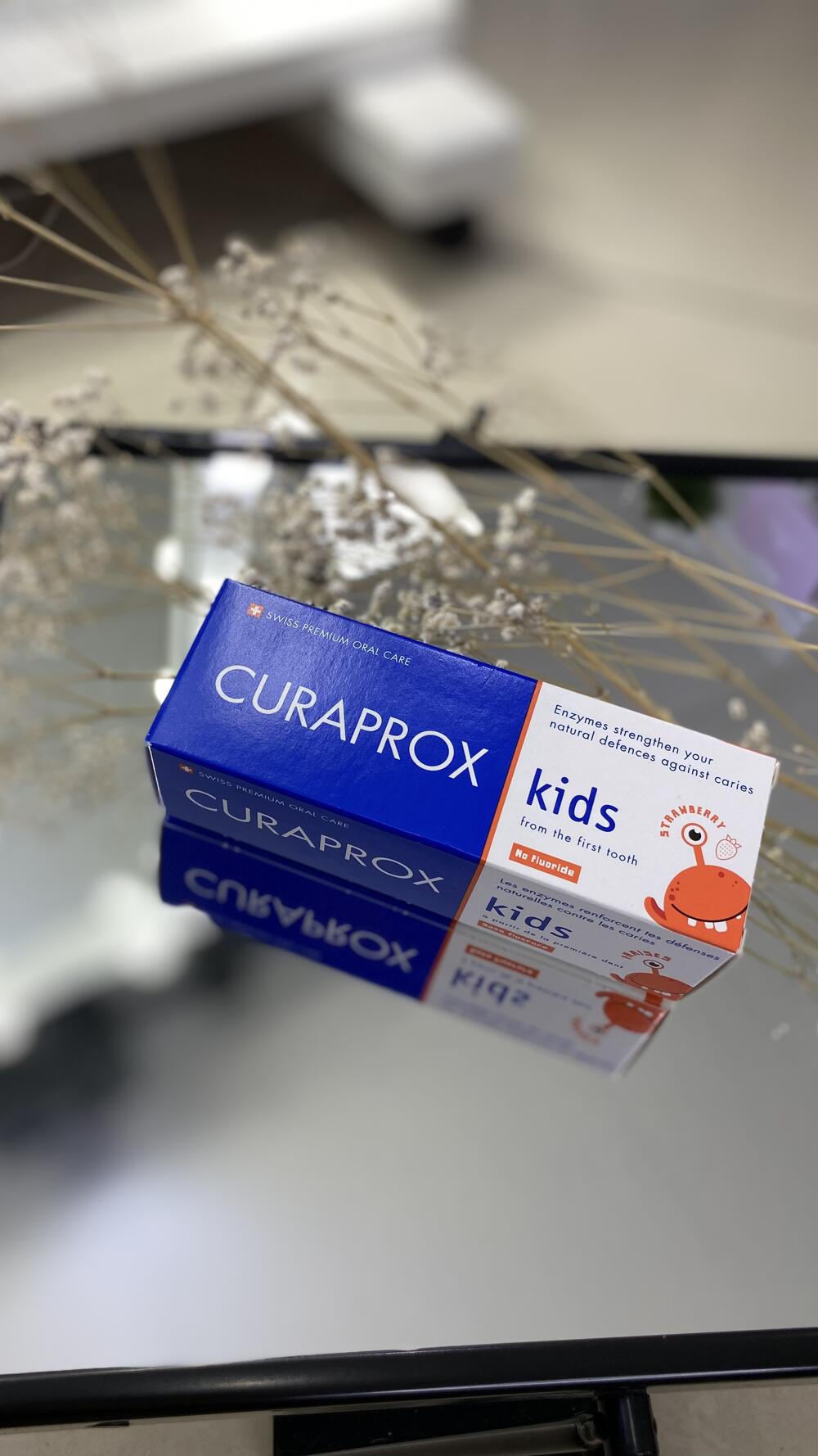 Дитяча зубна паста без фтору з 0 років Полуниця 60 ml Curaprox 