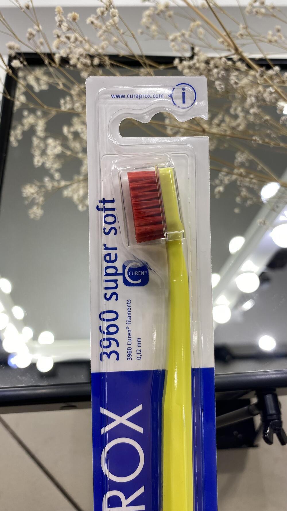 Зубна щітка «Supersoft”жовто-червона  3960 d 0.12 mm Curaprox 
