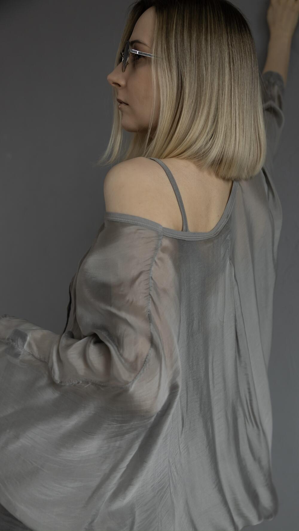Сорочка шовкова у формі летючої миші, з ґудзиками made in Italy Сірий, Oversize