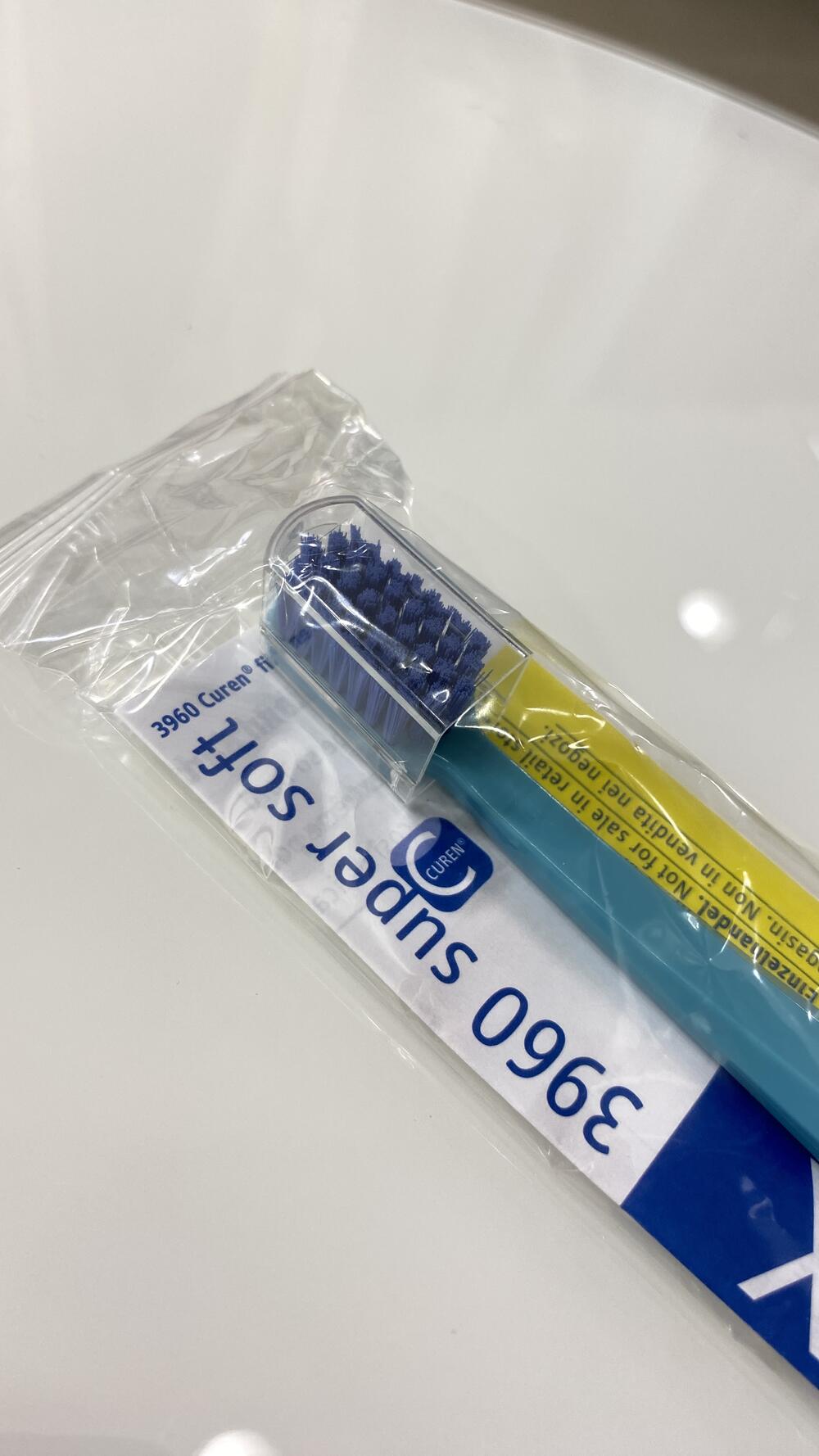 Зубна щітка «Supersoft” бірюзова з синім поліетилен  3960 d 0.12 mm Curaprox 