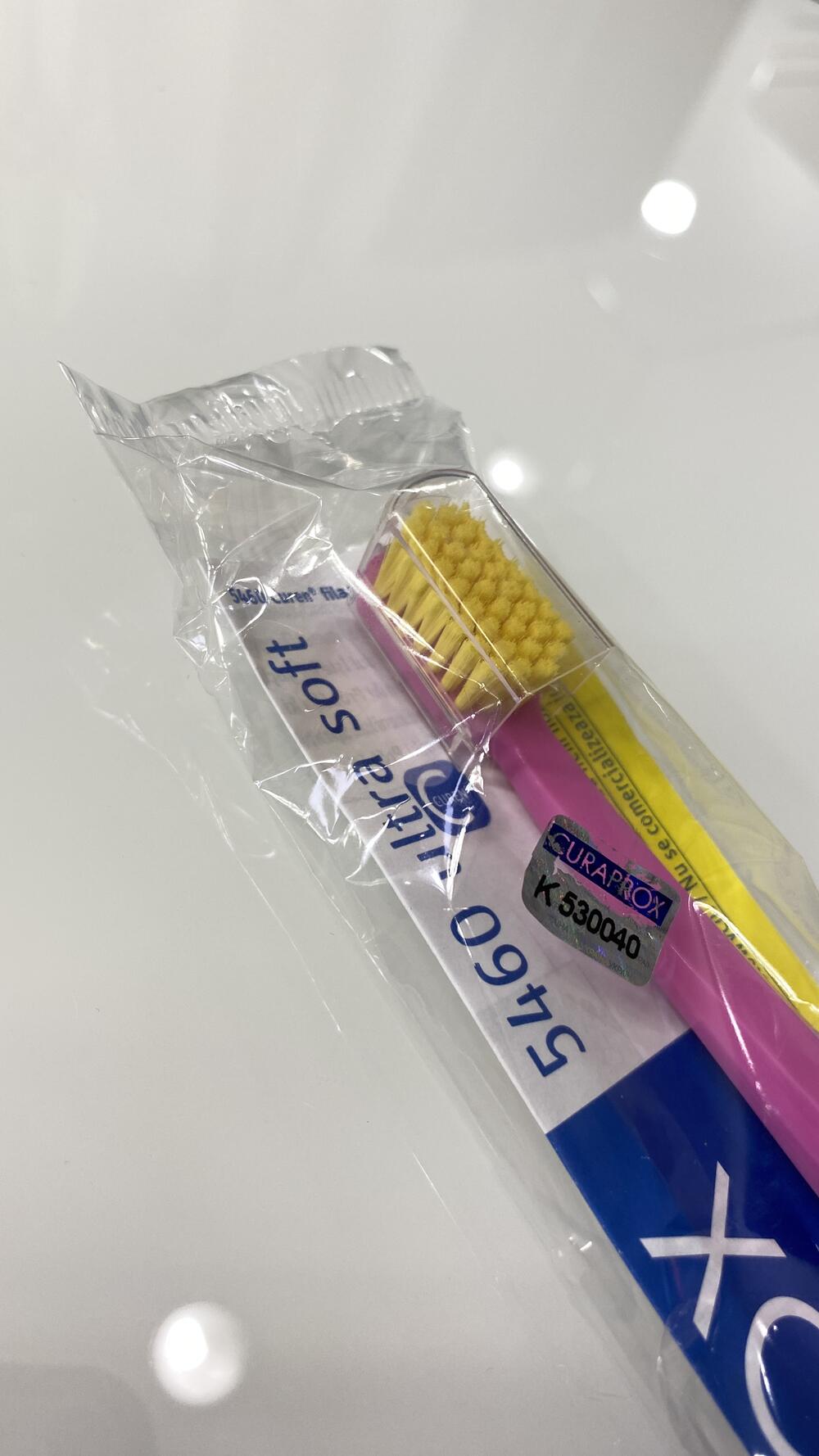 Зубна щітка Ultra Soft 5460 d 0,10 mm поліетилен, рожева з жовтим Curaprox