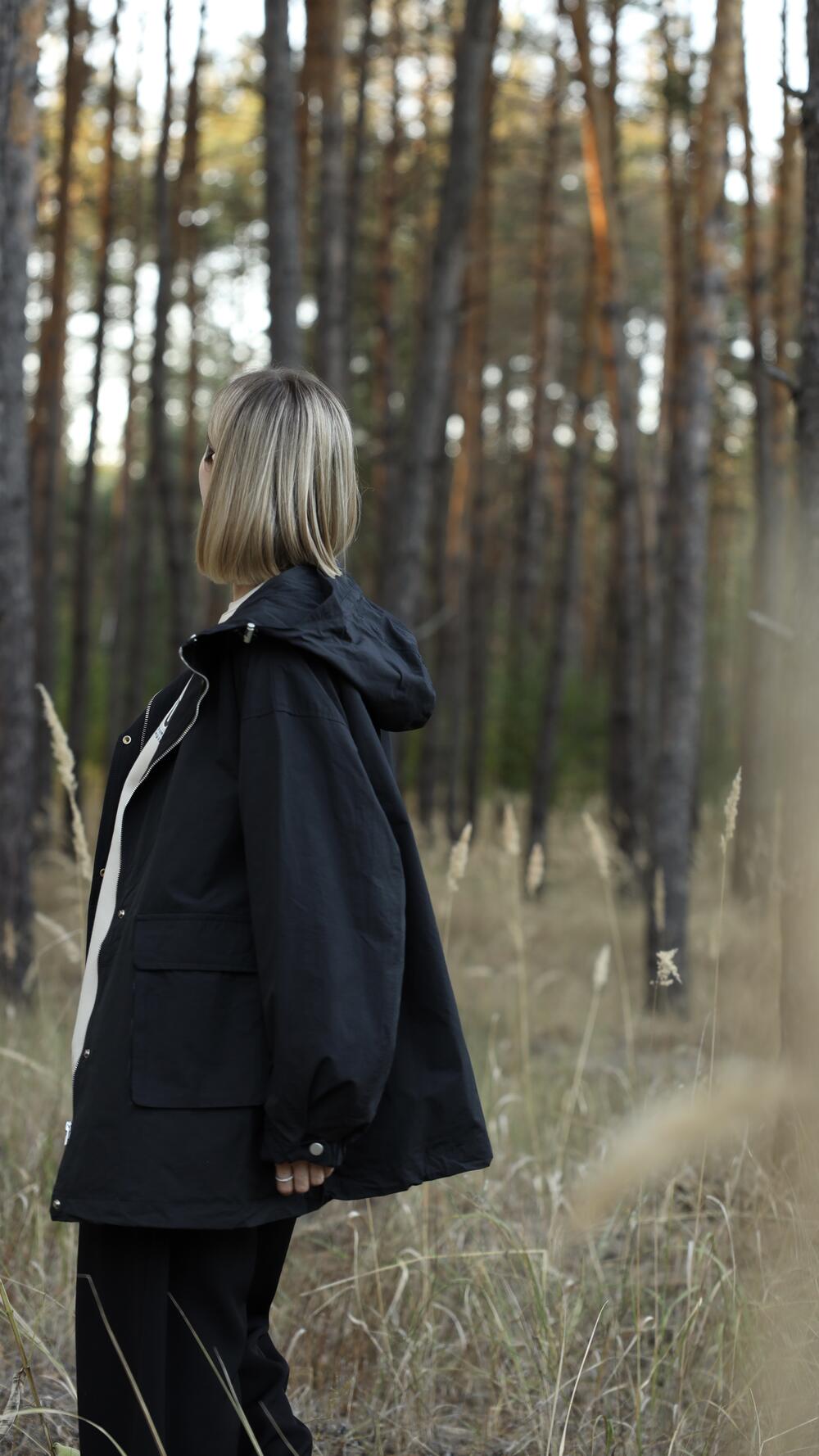 Вкорочений Тренч з накладними карманами Miss LAN Чорний, Oversize