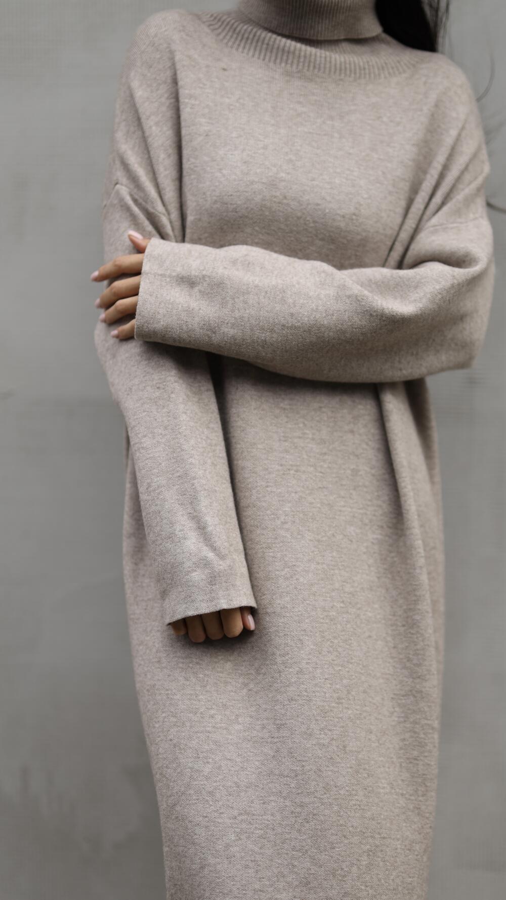 Сукня тепла, довга з широким рукавчиком та високим комірцем Lara made in Italy Мокка, Oversize
