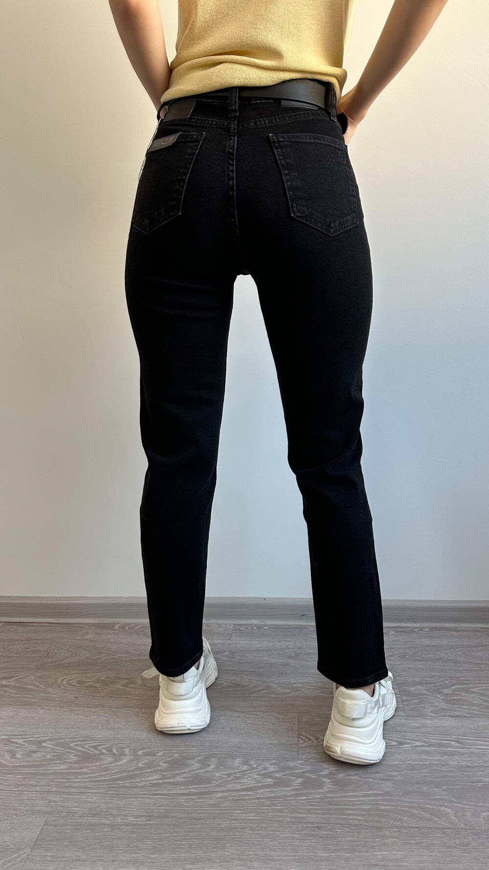 Джинси 1526 slim mom Cracpot 25, Чорний