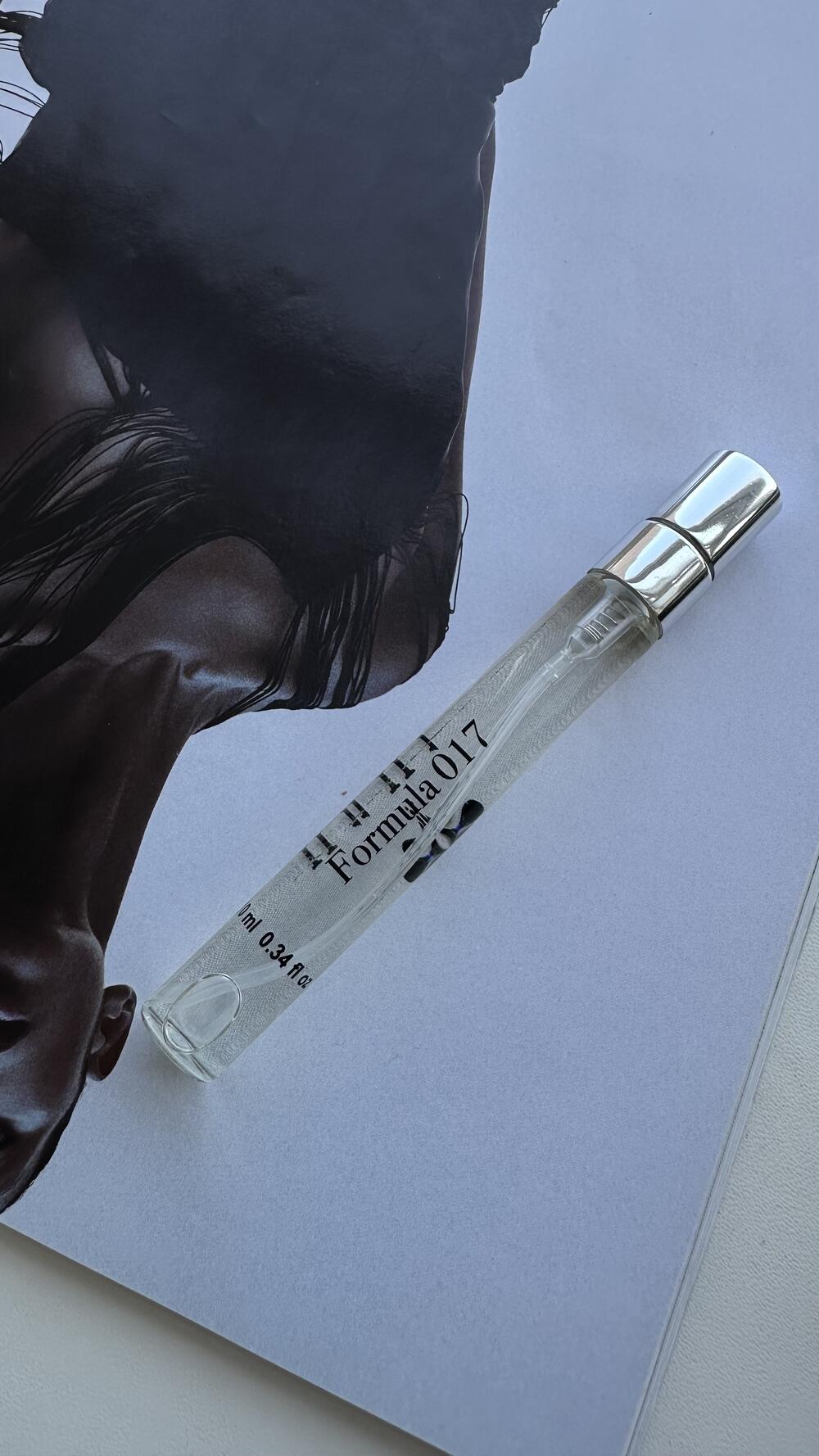 Тревел формат, у склі 10 ml Hello Helen Formula 017