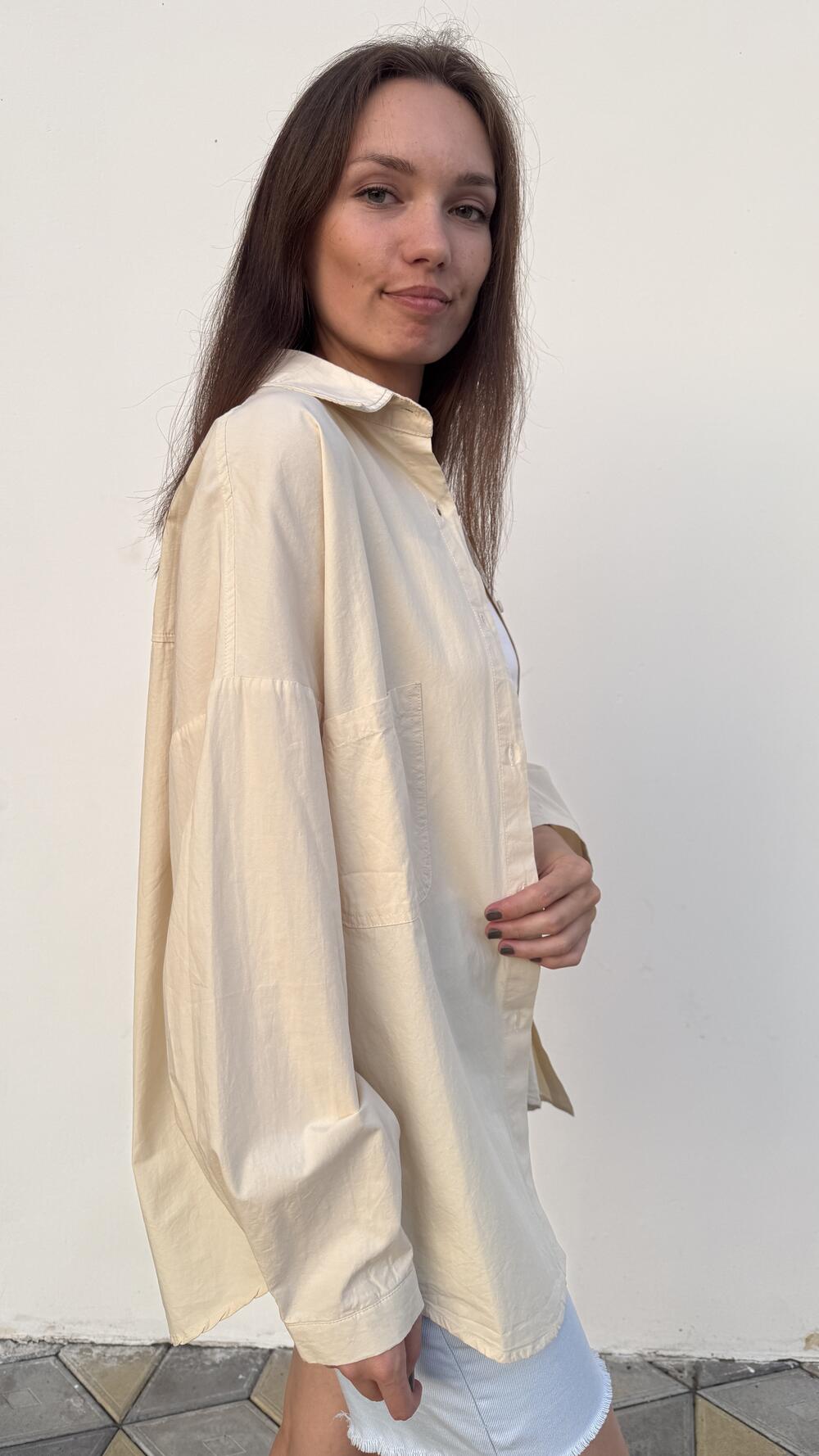 Сорочка базова з нашивкою на кишені Benu 6723 Бежевий, Oversize
