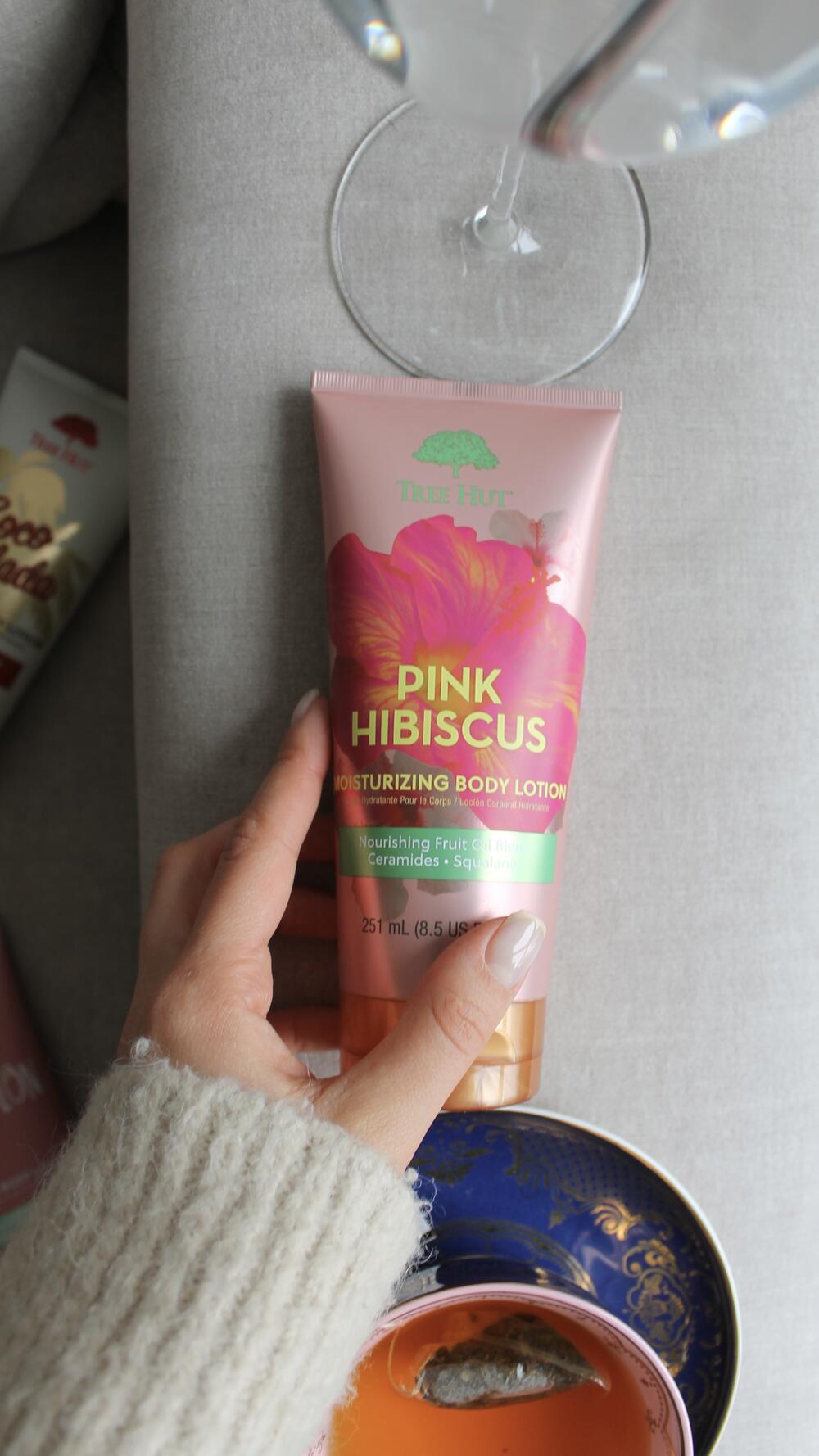 Лосьйон для тіла Tree Hut 251 ml Pink Hibiscus