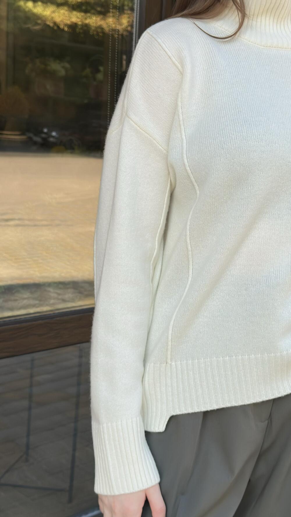 Светр з високим комірцем 037-8865 Santfair Молочний, Oversize