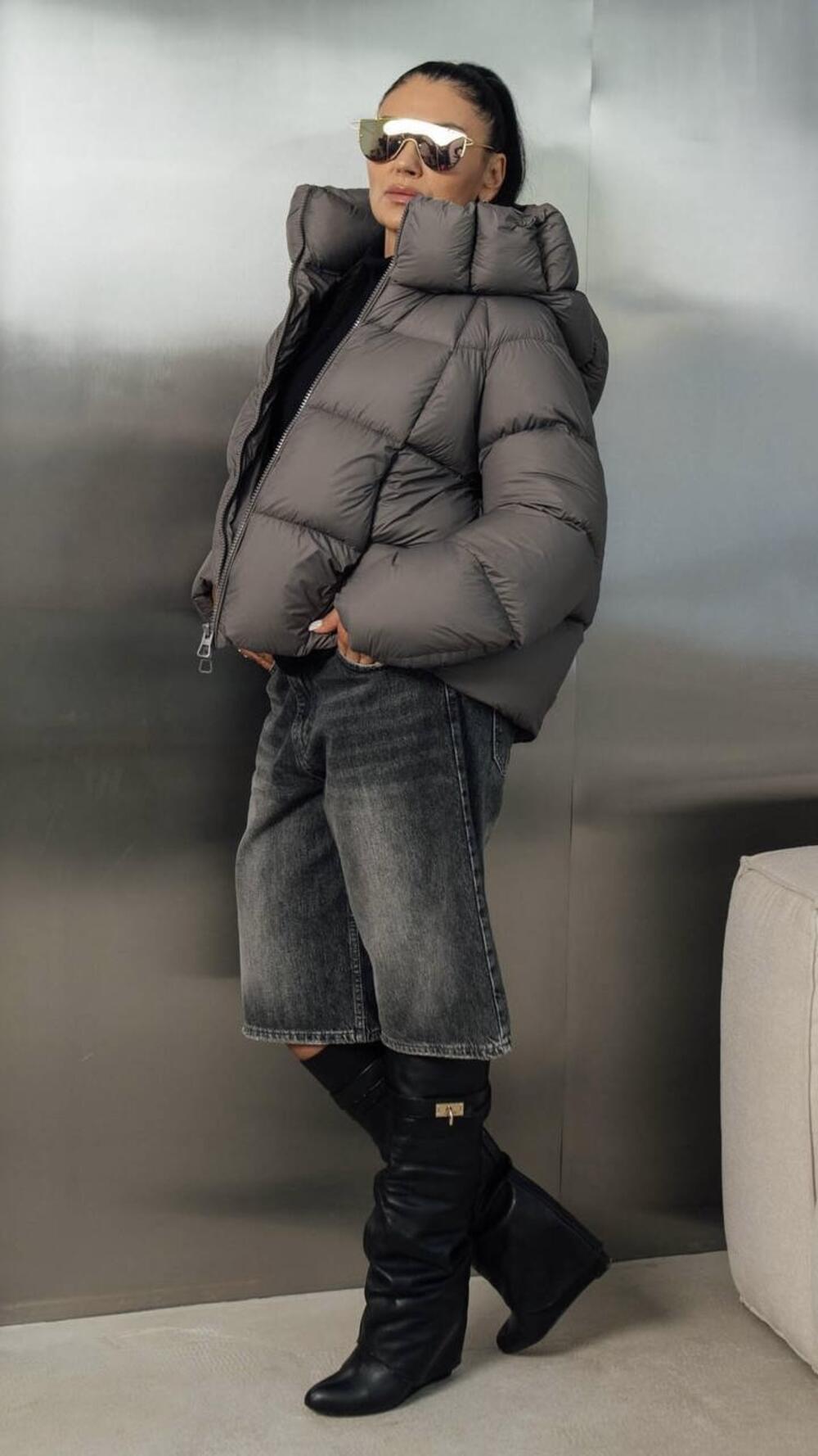 Пуховик короткий з капюшоном 25-563 Сірий, S