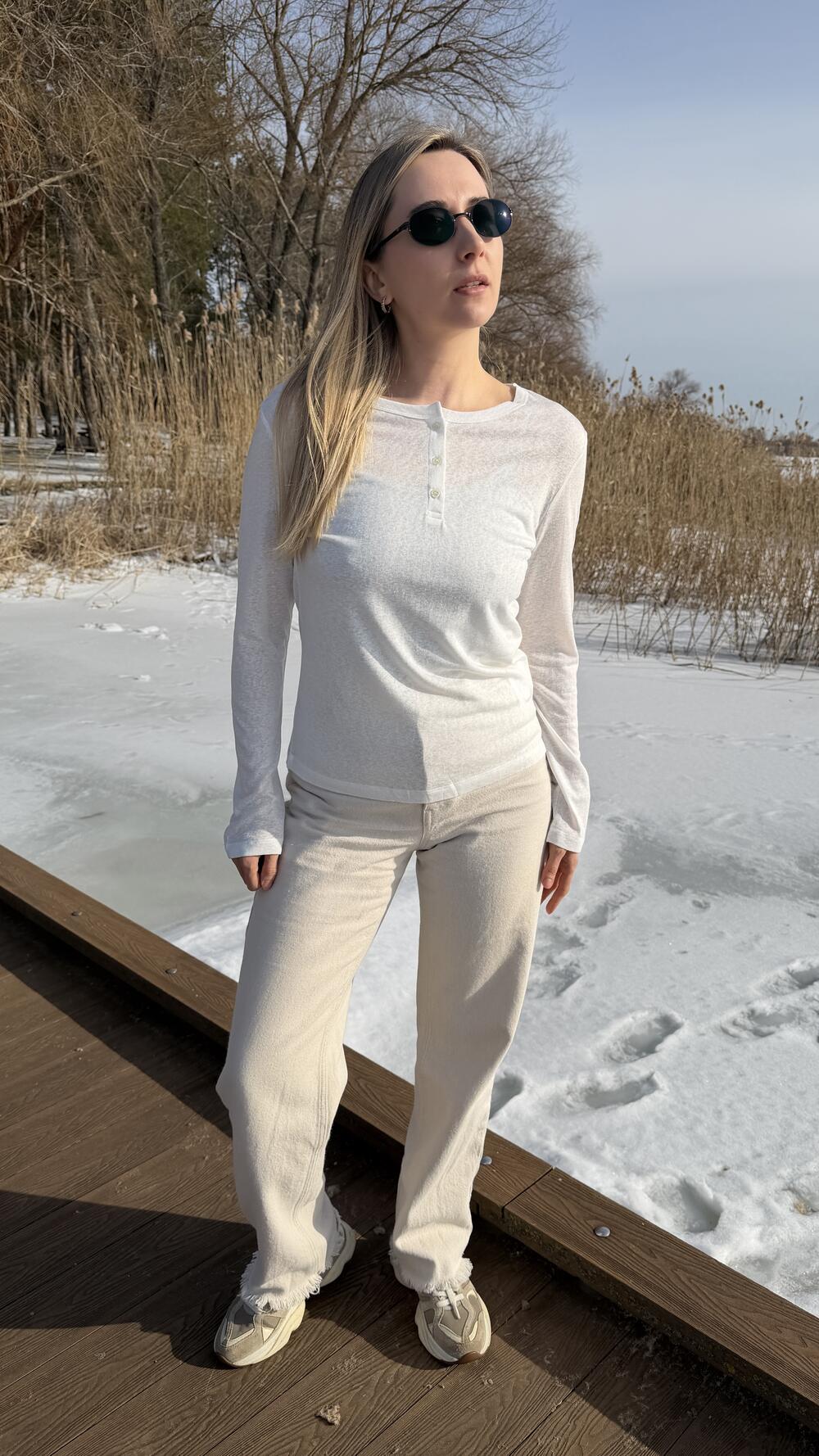 Лонгслів з ґудзиками на грудях без принту 