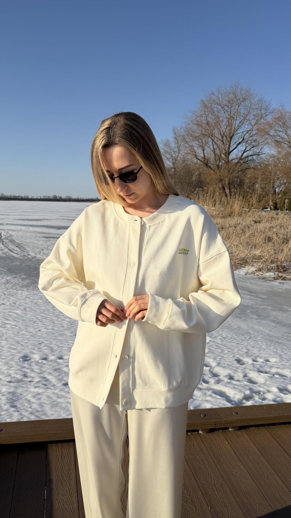 Кофта з ґудзиками carefree 