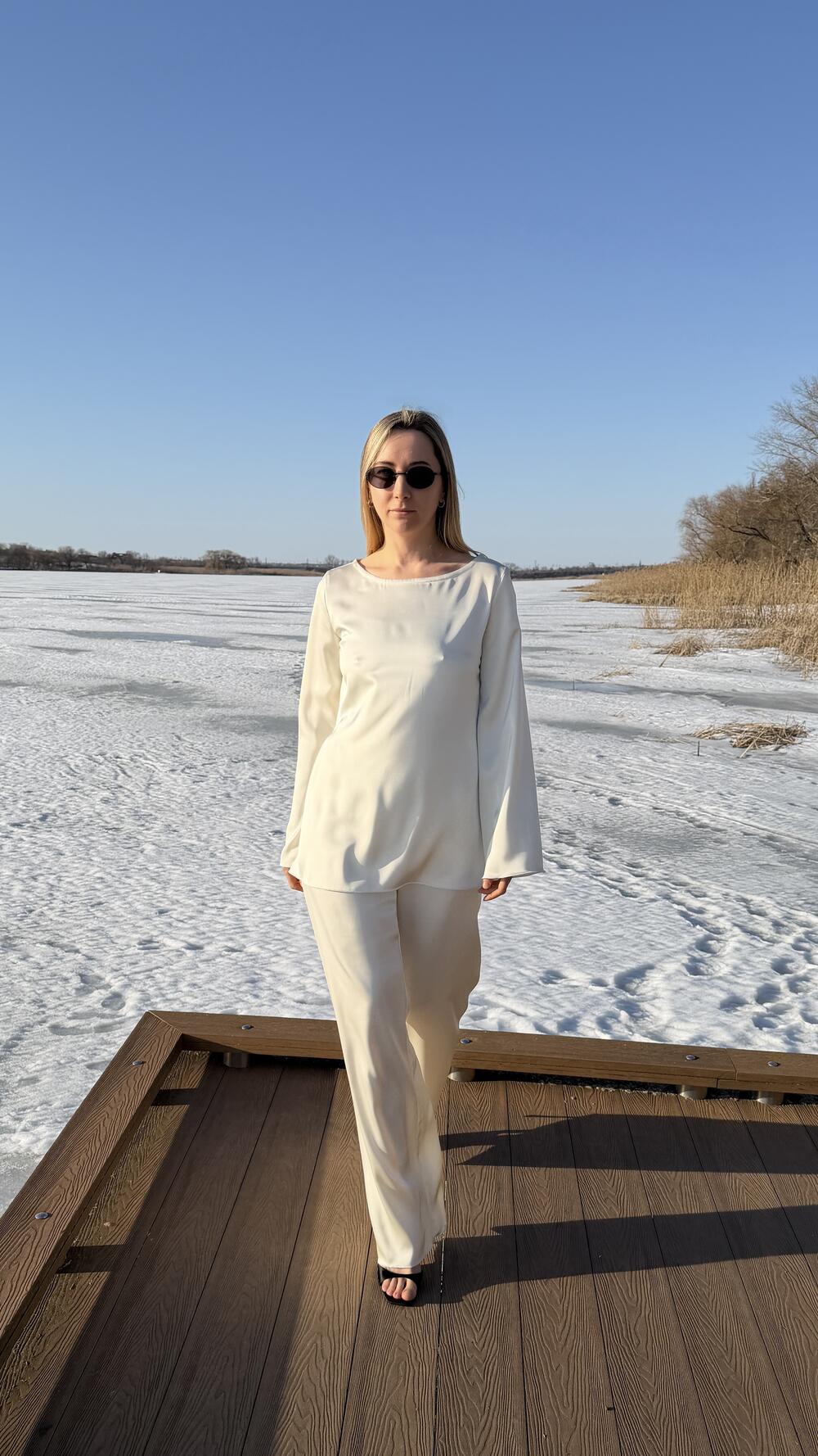 Костюм сатиновий, блуза без застібок та брюки Morfin Молочний, M