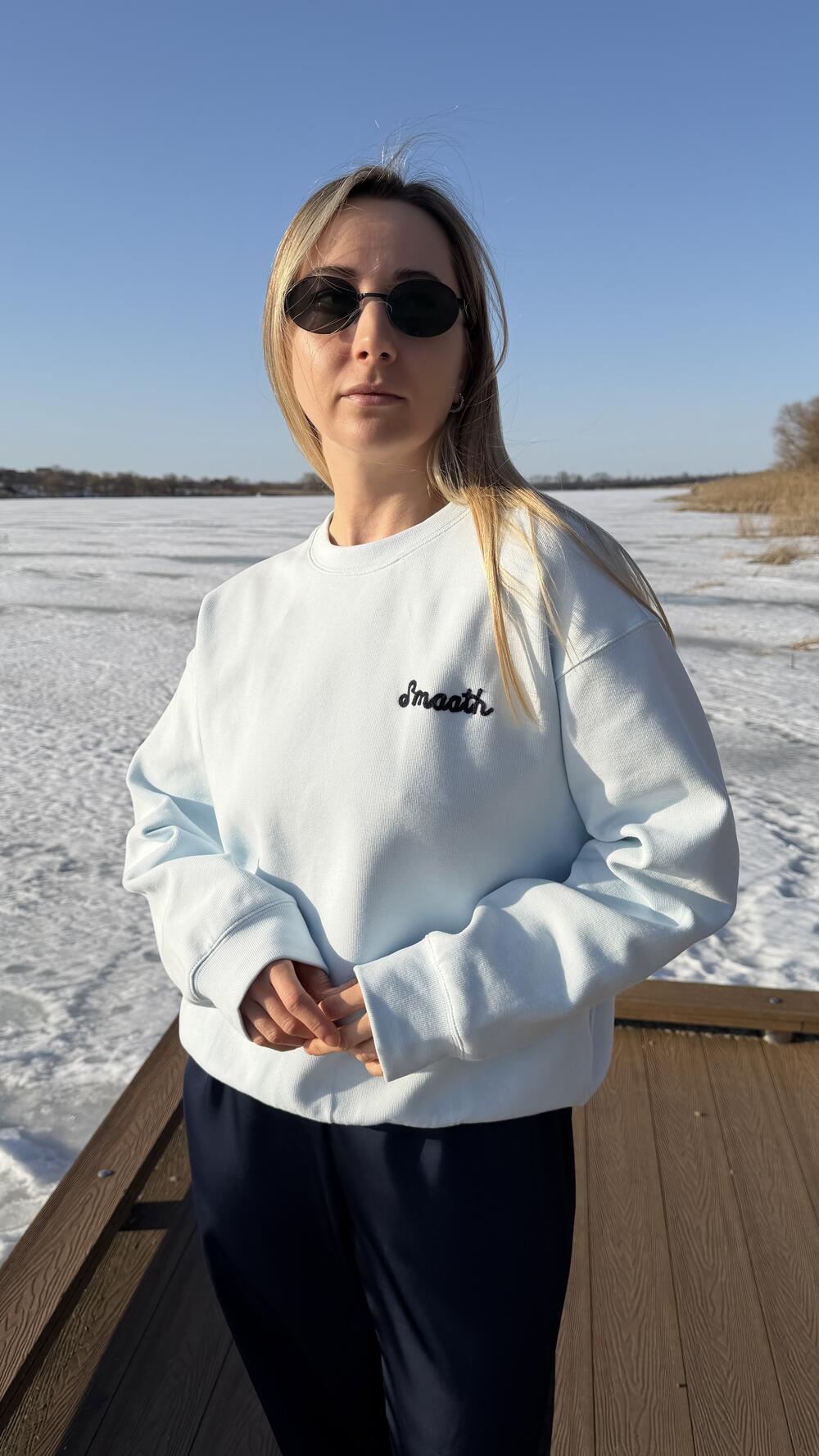 Світшот з декоративною вишивкою Smooth Mood Блакитний, Oversize