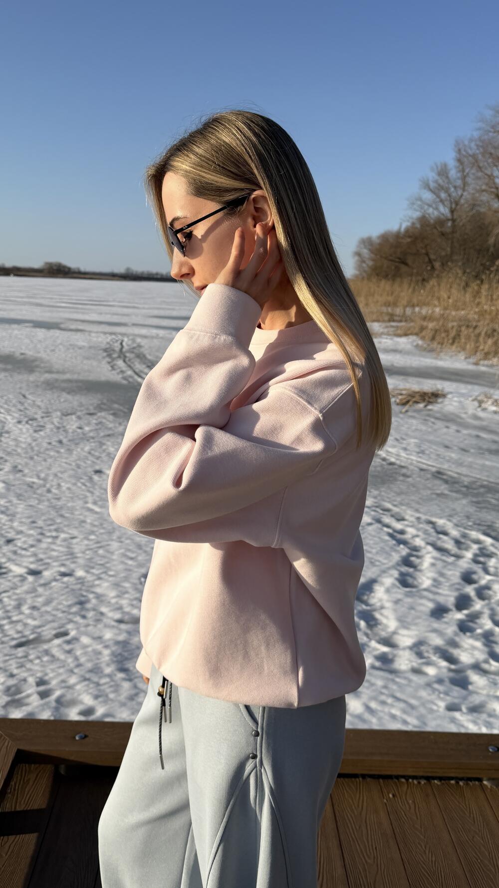 Світшот з декоративною вишивкою Smooth Mood Рожевий, Oversize