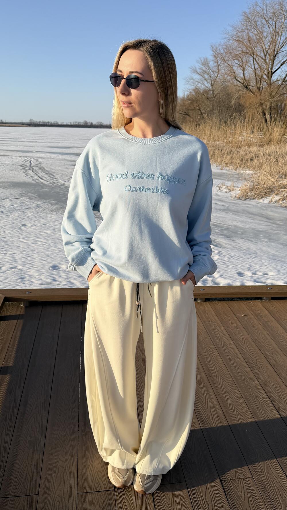 Світшот з нашивкою на грудях Good vibes 